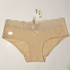 NWT Aero LaceTrimmed Panty